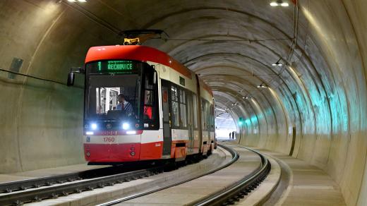 Slavnostní otevření tramvajového tunelu v Žabovřeské ulici v dubnu 2023