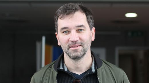 Ondřej Sokol, moderátor, herec, režisér, překladatel a umělecký šéf Činoherního klubu