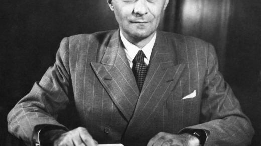 Hubert Ripka, historik,politik a novinář v roce 1946