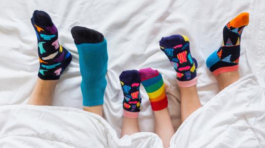 Nesourodý pár ponožek – symbol Světového dne Downova syndromu