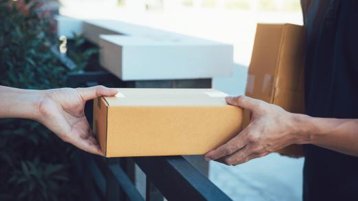 Doručování balíků (ilustrační foto)