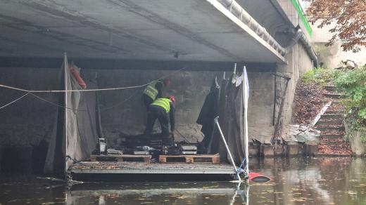Oprava mostu přes řeku Nežárku u vlakového nádraží v Jindřichově Hradci
