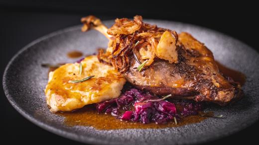 Pečená husa se zelím