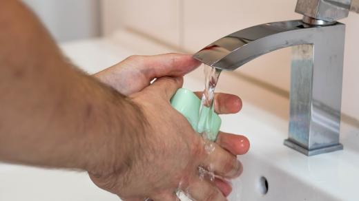 Mytí rukou (ilustrační foto)