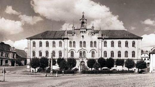 Bývalá piaristická kolej a škola v Nepomuku