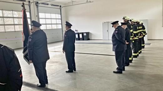 Dobrovolní hasiči v Břidličné ve své nové zbrojnici