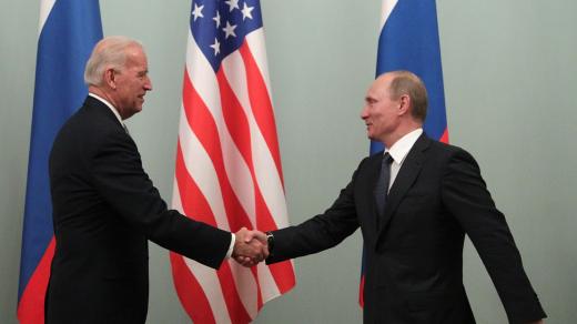 Joe Biden a Vladimir Putin během setkání v Moskvě v roce 2011