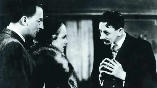 Vlasta Burian ve filmu společně s Adinou Mandlovou