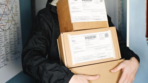 Balík, balíky, zásilka, zásilky, doručení, doručování (ilustrační foto)