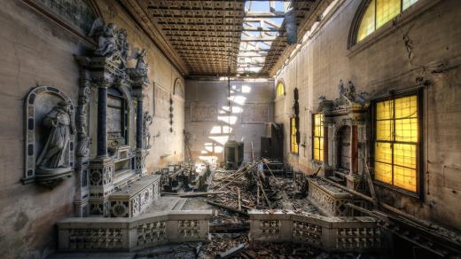 Kaple kláštera zničeného zemětřesením