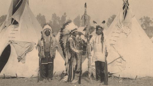 Černá noha, Stojící býk a Velký orel z kmene Siouxů v roce 1898