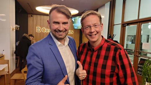 Kněz Marián Pospěcha a Aleš Cibulka v Toboganu