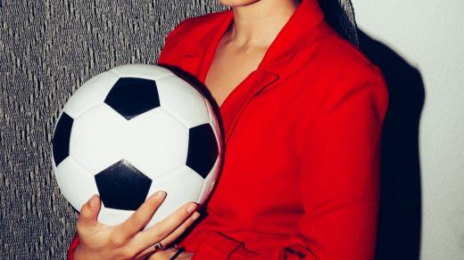 žena, fotbal, míč