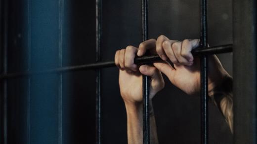 vězení mříže vězeň
