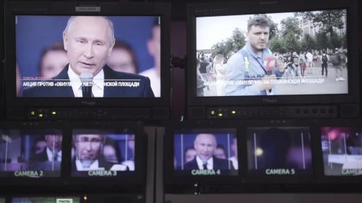 Film Zk*rvená práce zavede diváky do zákulisí nezávislé televizní stanice v Rusku TV Dožď