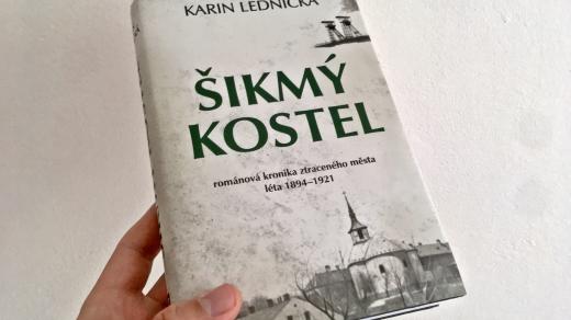 Obálka knihy Karin Lednické Šikmý kostel