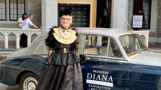 Na Casa Loma byla výstava fotografii princezny Diany, měla jsem ji ráda a tak jsem si výstavu nemohla nechat ujít