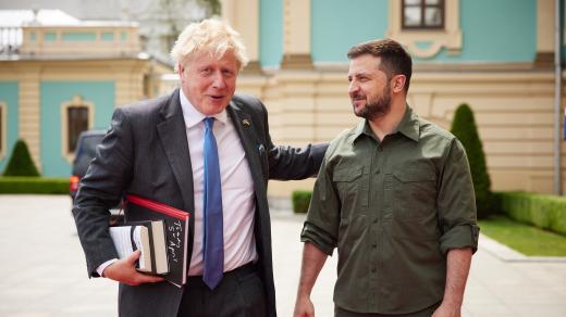 Britský premiér Boris Johnson přijel do ukrajinského Kyjeva, kde se sešel s prezidentem Volodymyrem Zelenským
