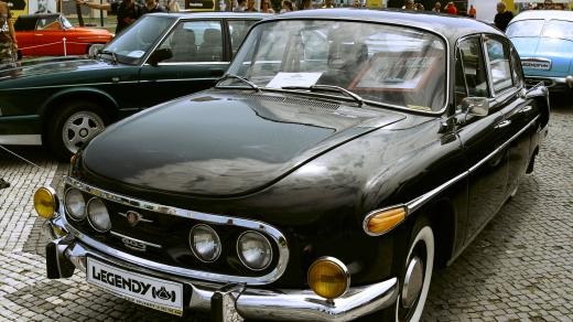 Tato Tatra 603 z roku 1969 se nejednou ukázala před branami Pražského hradu.