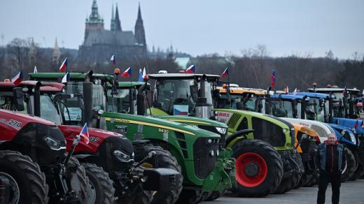 Traktory seřazené na Letenské pláni v Praze