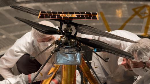 Malá výzkumná helikoptéra americké vesmírné agentury NASA jménem Ingenuity