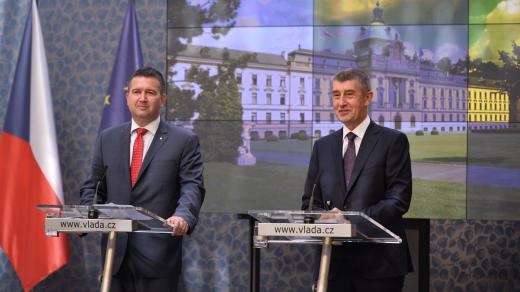 Ministr vnitra a zahraničí Jan Hamáček a premiér Andrej Babiš