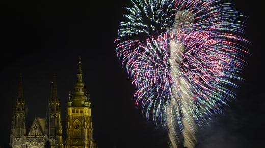 „Praha svobodná aneb 30 let od sametové revoluce“, tak byl pojmenován novoroční ohňostroj