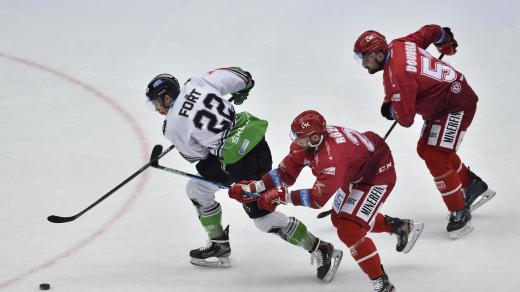 Mladoboleslavští hokejisté zatím marně hledají recept na obranu Třince