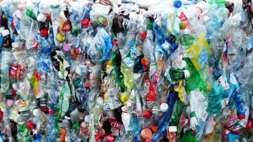 Plast, PET lahve (ilustrační foto)