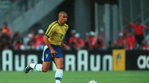 Ronaldo na mistrovství světa ve Francii 1998 zářil. Těsně před finálovým zápasem ale zkolaboval a v boji o titul nebyl na hřišti téměř vidět