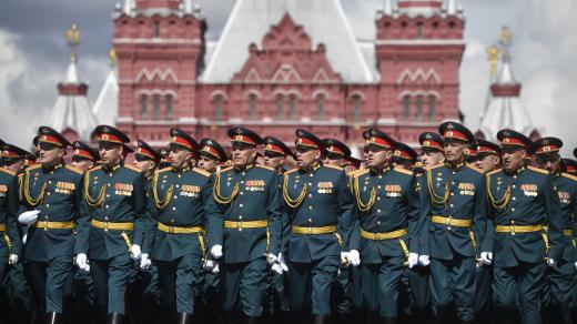 Ruští vojáci na vojenské přehlídce ke Dni vítězství, Rudé náměstí v Moskvě, 2022