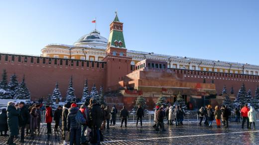 Lidé u Kremlu v Moskvě