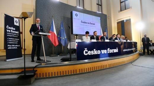 Premiér Petr Fiala (ODS) uvedl chystané změny, které by podle vlády měly zachránit veřejné finance