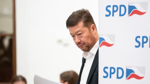 Tomio Okamura na tiskové konferenci SPD