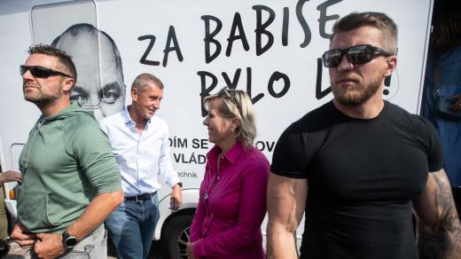 Volební kampaň Andreje Babiše a ANO před komunálními volbami. Unhošť.