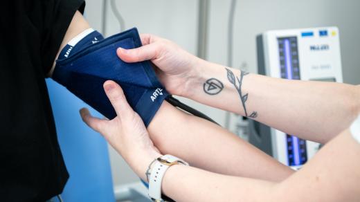 Měření tlaku (ilustrační foto)