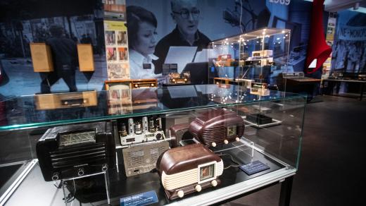 Expozice představuje rozhlasovou techniku, která v některých momentech „psala dějiny”