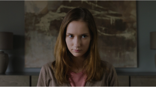 Eliška Křenková v thrilleru Tiché doteky z roku 2019, režíroval Michal Hogenauer