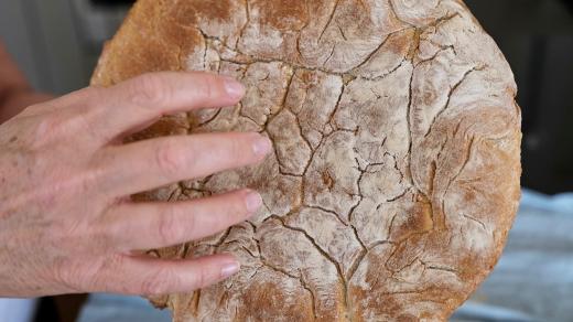 Upečený bochník musí znít dutě jako buben